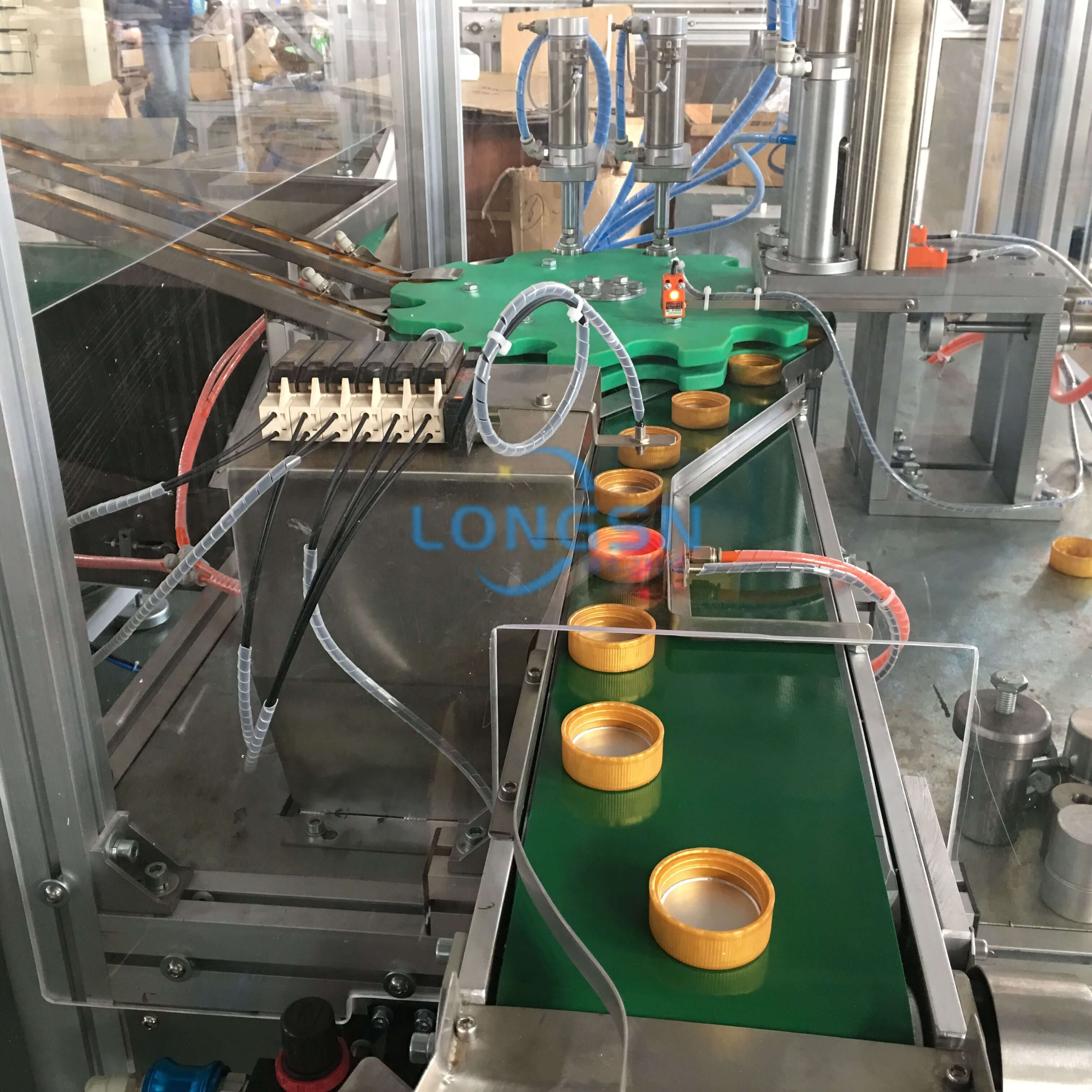 Auto Bottle Cap Lid Wad Liner Inserting Lining Assembly Machine From